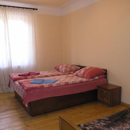 Arnika Tatariv Otel Dış mekan fotoğraf
